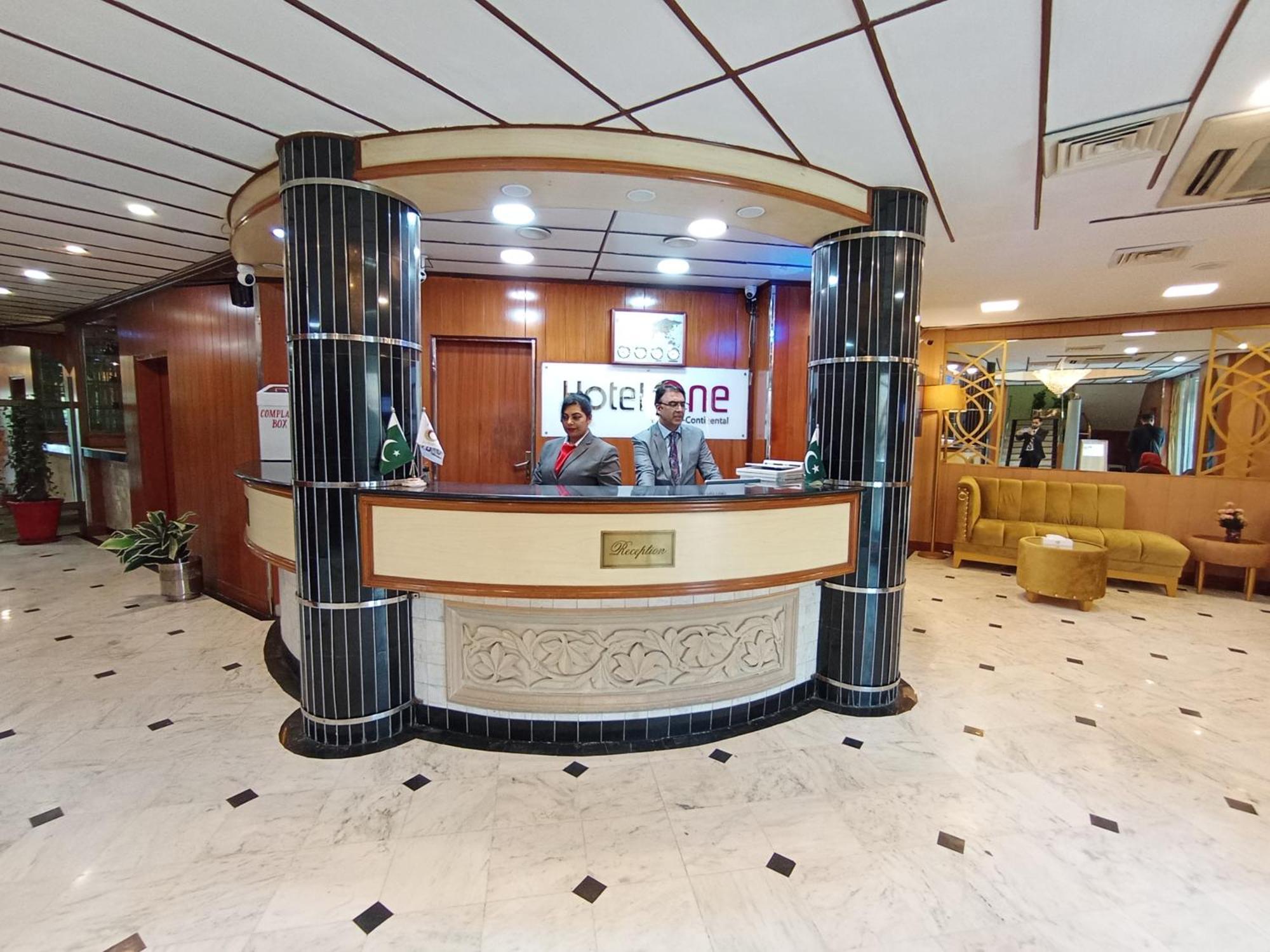 Hotel One Karachi Esterno foto