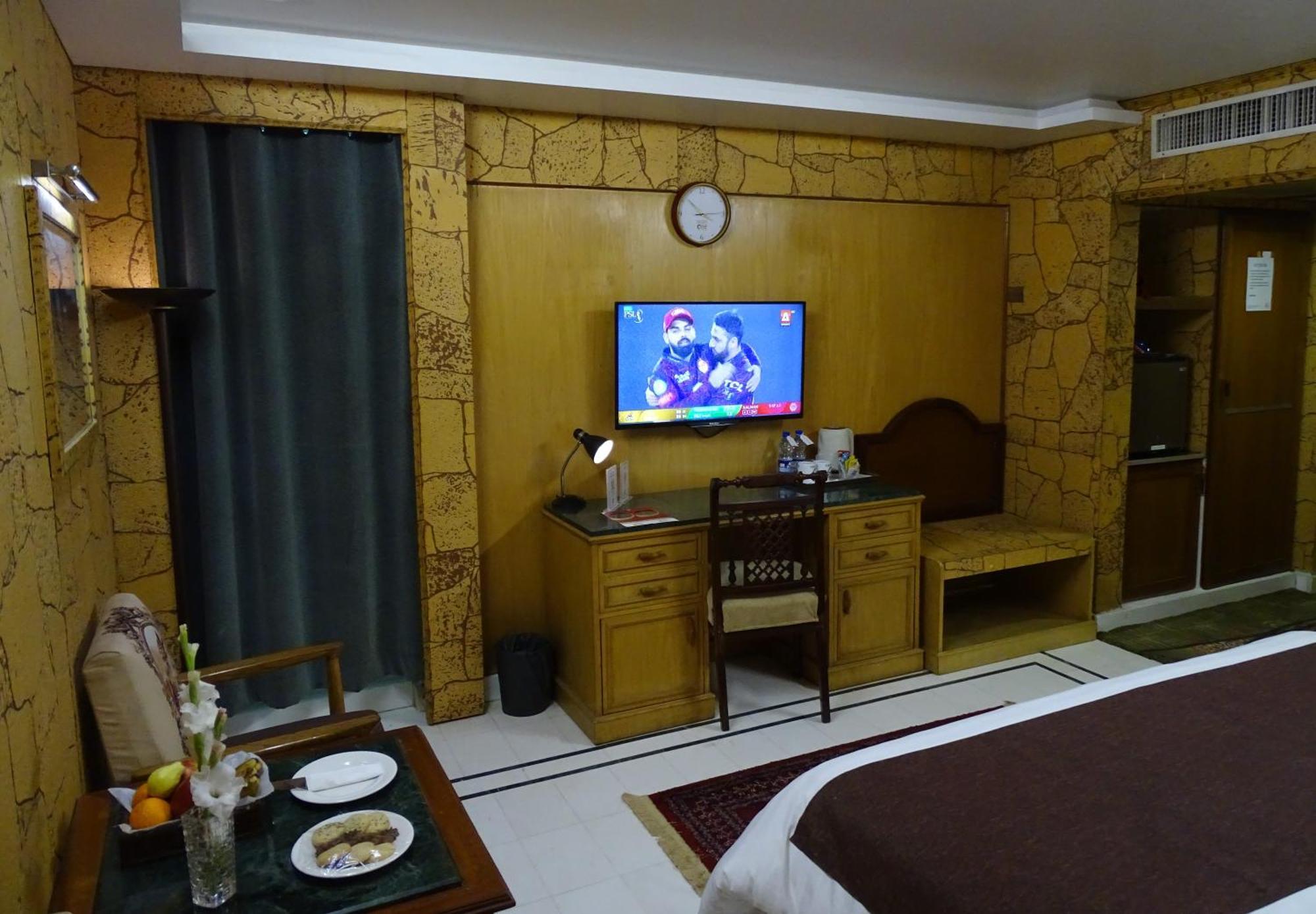 Hotel One Karachi Esterno foto